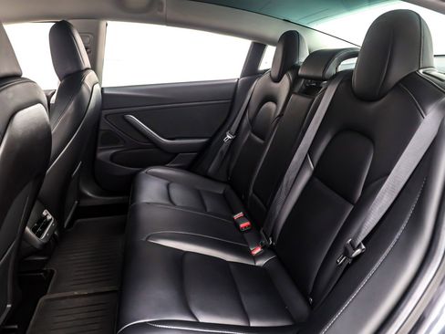 Used 2019 Tesla Model 3 Standard Range Plus image 8