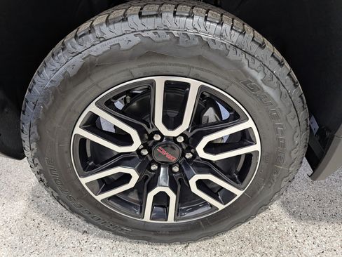 Used 2025 GMC Sierra 1500 AT4 w/ AT4 Premium Package image 12