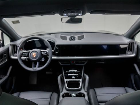 Certified 2025 Porsche Cayenne E-Hybrid Coupe AWD/4WD image 11