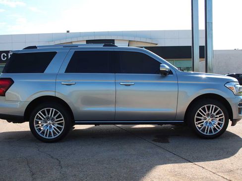 Used 2023 Ford Expedition Limited AWD/4WD image 13