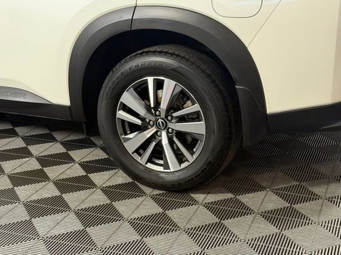 Used 2024 Nissan Pathfinder SL FWD image 13