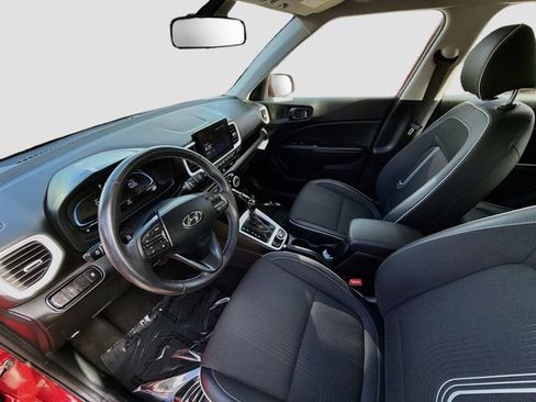 Used 2024 Hyundai Venue Limited FWD image 20