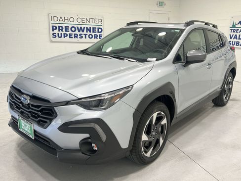 Certified 2025 Subaru Crosstrek 2.5i Limited w/ Crosstrek Mirror Package image 4