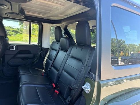 Used 2022 Jeep Wrangler Unlimited Sahara w/ LED Lighting Group AWD/4WD image 9