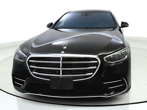 Used 2023 Mercedes-Benz S 500 4MATIC w/ AMG Line image 2