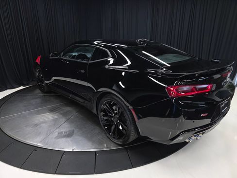 Used 2016 Chevrolet Camaro SS RWD image 11