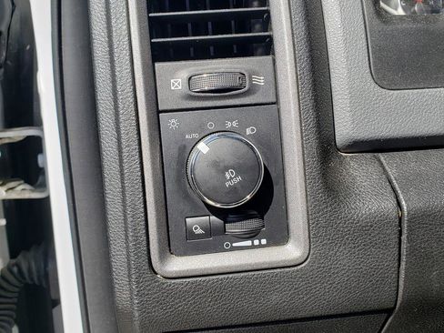 Certified 2019 RAM 1500 Express w/ Express Value Package AWD/4WD image 15