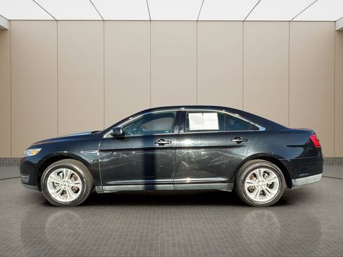 Used 2013 Ford Taurus SEL image 2