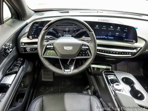 New 2025 Cadillac Lyriq Sport w/ LPO, Floor Liner Package image 11