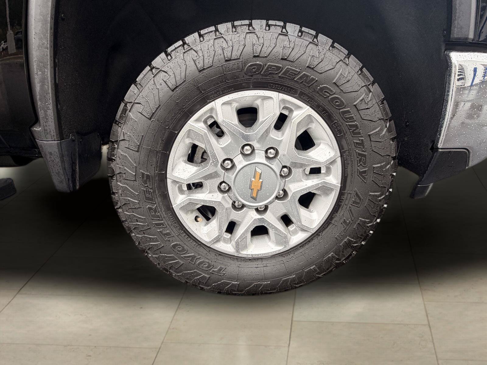Used 2024 Chevrolet Silverado 2500 LTZ w/ LTZ Plus Package AWD/4WD image 15
