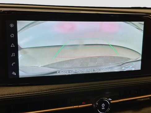 Used 2023 Nissan Ariya AWD image 23