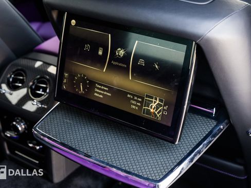 Used 2023 Rolls-Royce Ghost Black Badge w/ Black Badge Ghost Package image 39