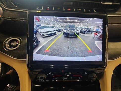 Used 2021 Jeep Grand Cherokee L Limited RWD image 23