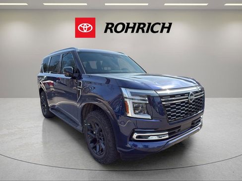 Used 2025 Nissan Armada Platinum image 4