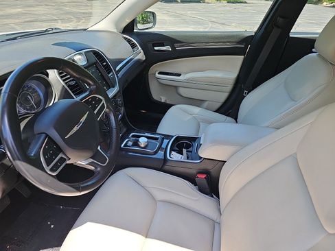 Used 2021 Chrysler 300 Touring L AWD/4WD image 18