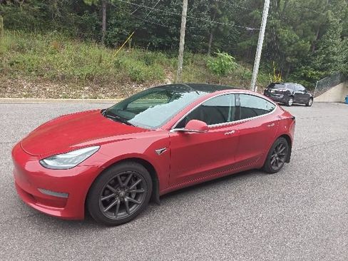 Used 2020 Tesla Model 3 Standard Range Plus RWD image 6
