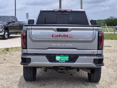 Used 2025 GMC Sierra 2500 AT4 w/ Technology Package AWD/4WD image 6