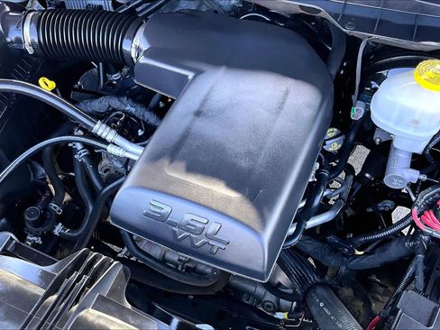 Used 2022 RAM 1500 Classic SLT RWD image 62