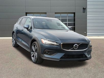 Used 2025 Volvo V60 B5 Cross Country Plus