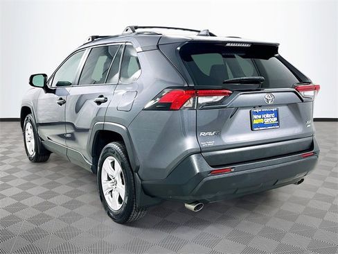 Used 2021 Toyota RAV4 XLE image 11