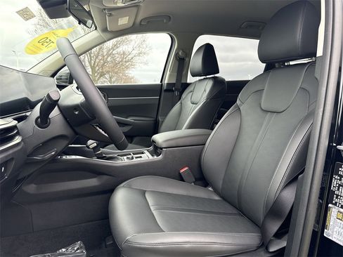 New 2025 Kia Sorento S image 13