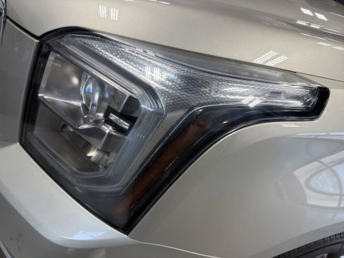 Used 2016 GMC Yukon XL SLT w/ Open Road Package image 10