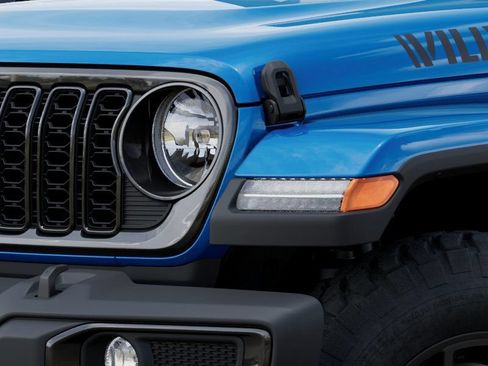 Used 2025 Jeep Gladiator Sport AWD/4WD image 10