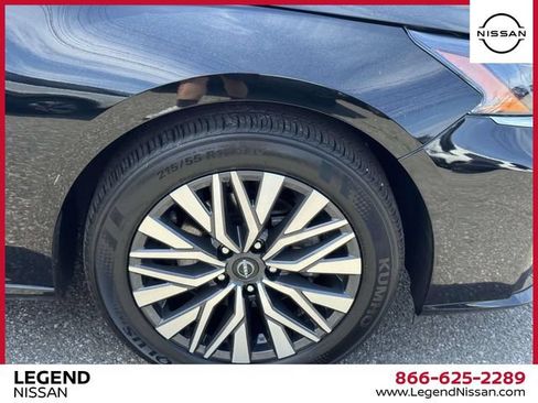 Used 2024 Nissan Altima 2.5 SV FWD image 10
