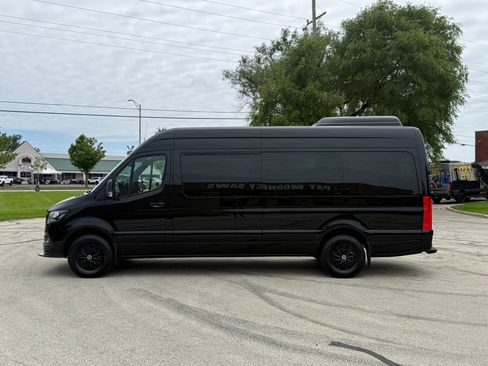 Used 2023 Mercedes-Benz Sprinter 2500 image 6