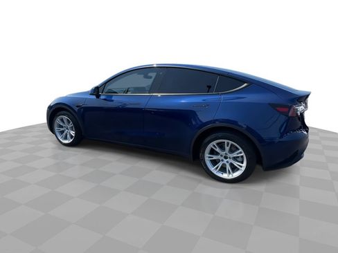 Used 2022 Tesla Model Y Long Range AWD/4WD image 5