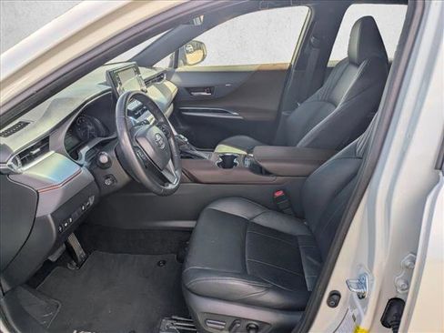 Used 2021 Toyota Venza XLE w/ Softex Package image 14