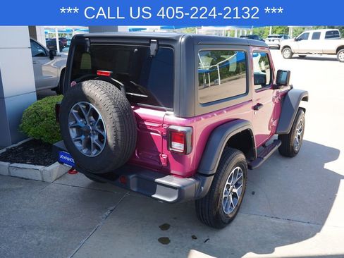 Used 2022 Jeep Wrangler Rubicon AWD/4WD image 10