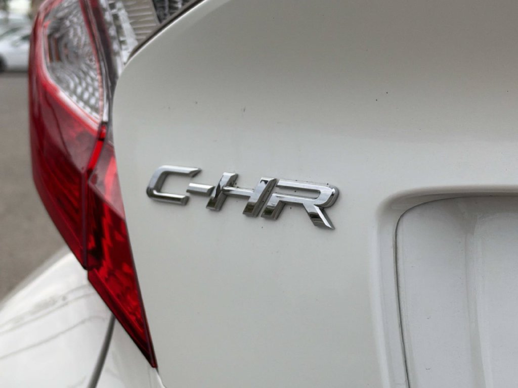 Used 2021 Toyota C-HR XLE FWD image 9