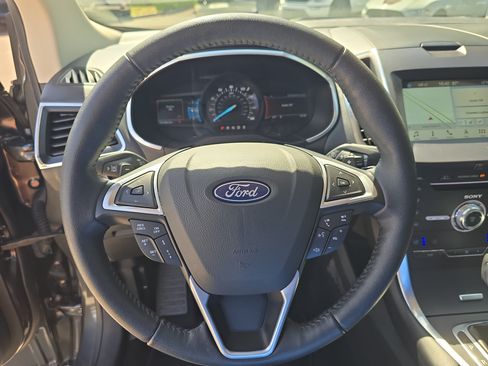Used 2018 Ford Edge Titanium w/ Equipment Group 302A AWD/4WD image 31