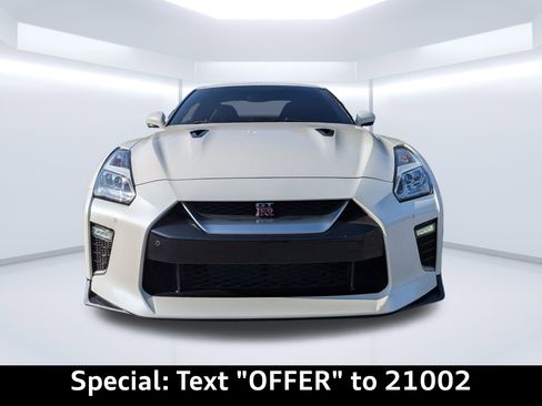 Used 2021 Nissan GT-R Premium image 9