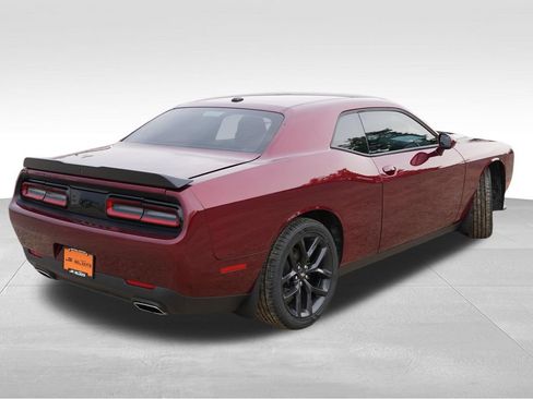 Certified 2022 Dodge Challenger SXT w/ Driver Convenience Group RWD image 5