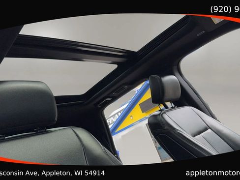 Used 2019 Ford Expedition XLT w/ Equipment Group 202A AWD/4WD image 27