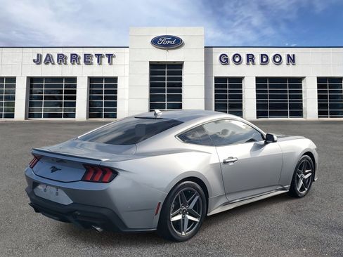 Used 2024 Ford Mustang Premium image 4
