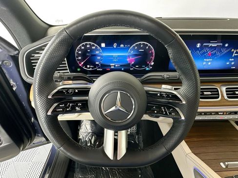 Certified 2024 Mercedes-Benz GLS 450 4MATIC image 11