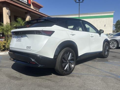 Used 2023 Nissan Ariya AWD image 10