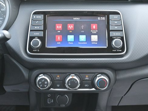 New 2025 Nissan Kicks Play S image 16