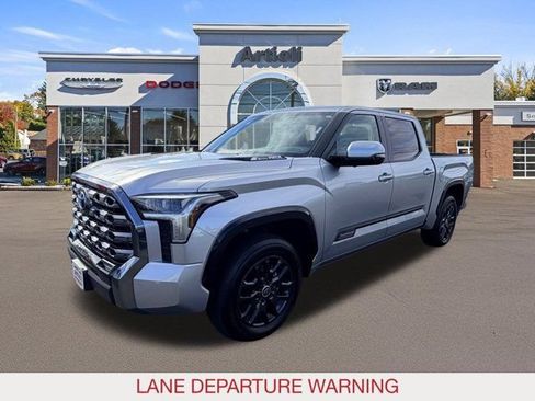 Used 2024 Toyota Tundra Platinum AWD/4WD image 4
