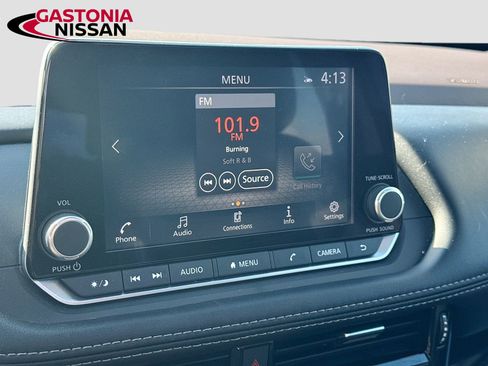 Used 2023 Nissan Rogue SL image 18