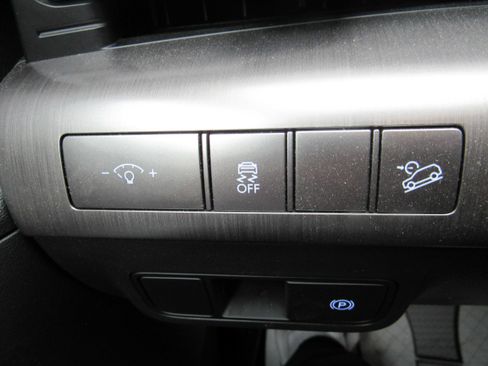 Used 2025 Hyundai Kona SEL FWD image 19