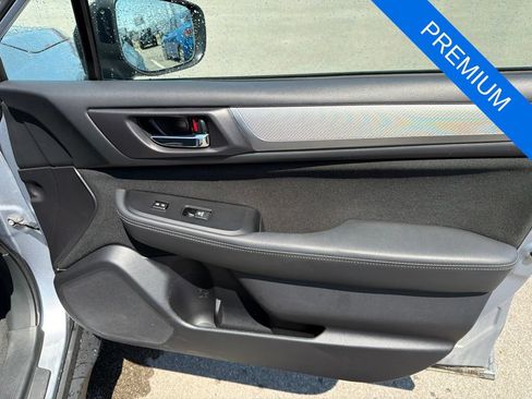 Used 2018 Subaru Outback 2.5i Premium AWD/4WD image 9