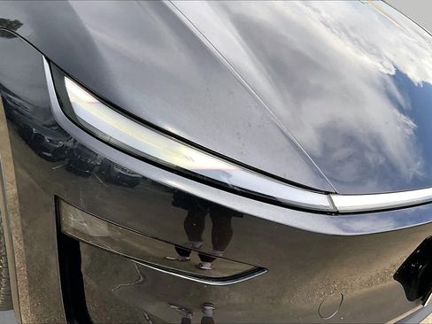 Used 2026 Tesla Model Y 2WD image 24
