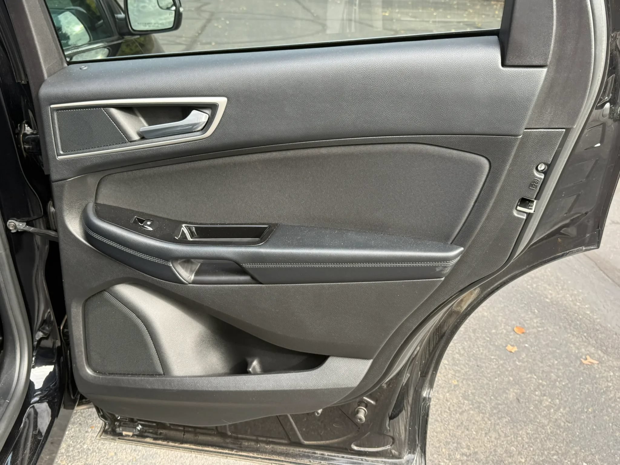 Used 2017 Ford Edge SEL w/ Cargo Accessory Package AWD/4WD image 27