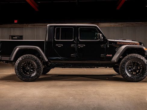 Used 2022 Jeep Gladiator Mojave w/ LED Lighting Group image 10