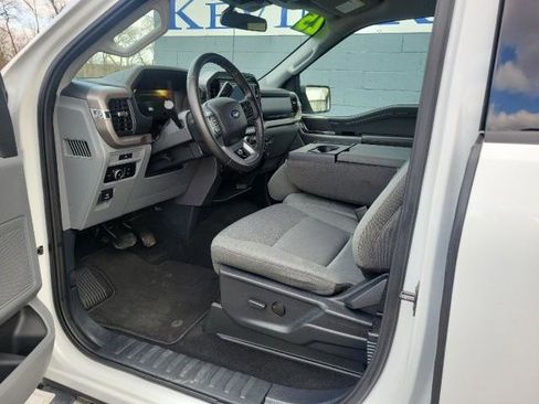 Used 2025 Ford F150 XLT w/ Equipment Group 301A Standard image 9