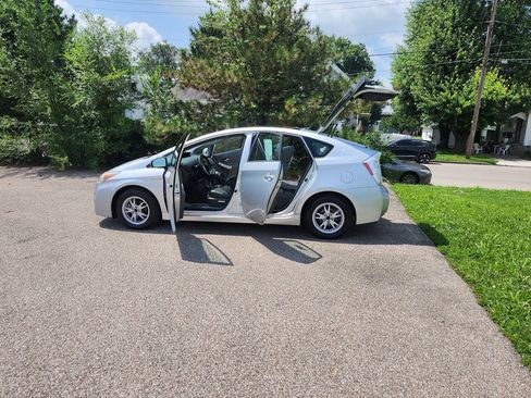 Used 2010 Toyota Prius One FWD image 29